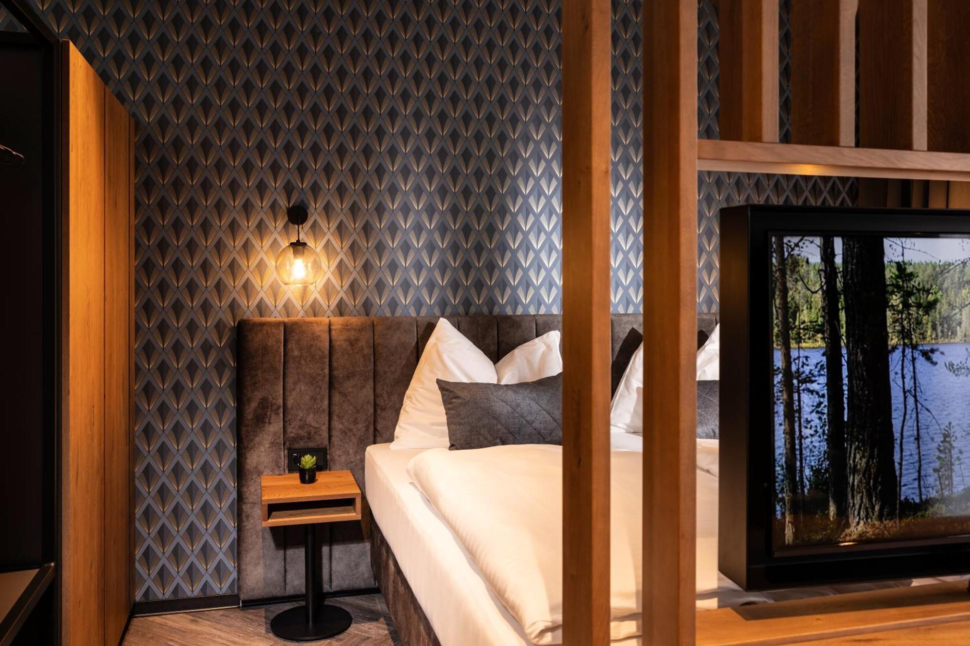 Zeit Und Raum Hotel - Self Check-In Eggelsberg Exteriör bild